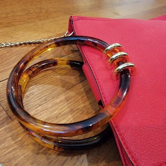 Gianni Bini Red Vegan Leather Purse Tortoise Ring Handles and Chain strap - Picture 3 of 16